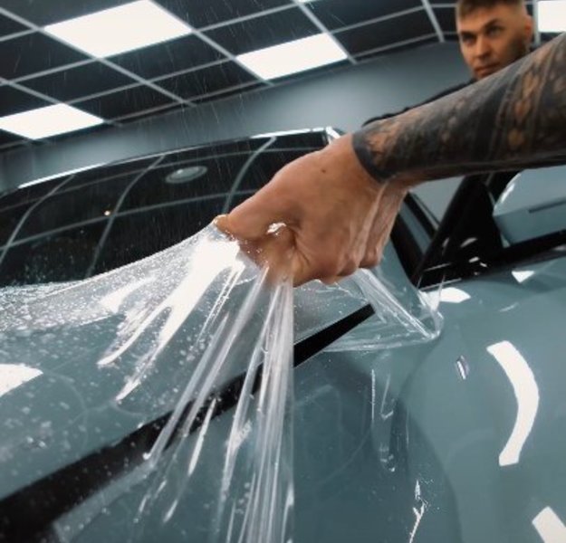 Нанесение плёнки KPPF #24 на BMW 5 серии — ProAvto Уфа