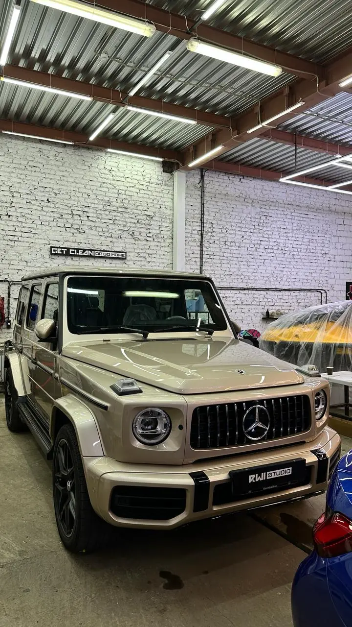 Автомобиль с глянцевой защитной плёнкой — пример 7