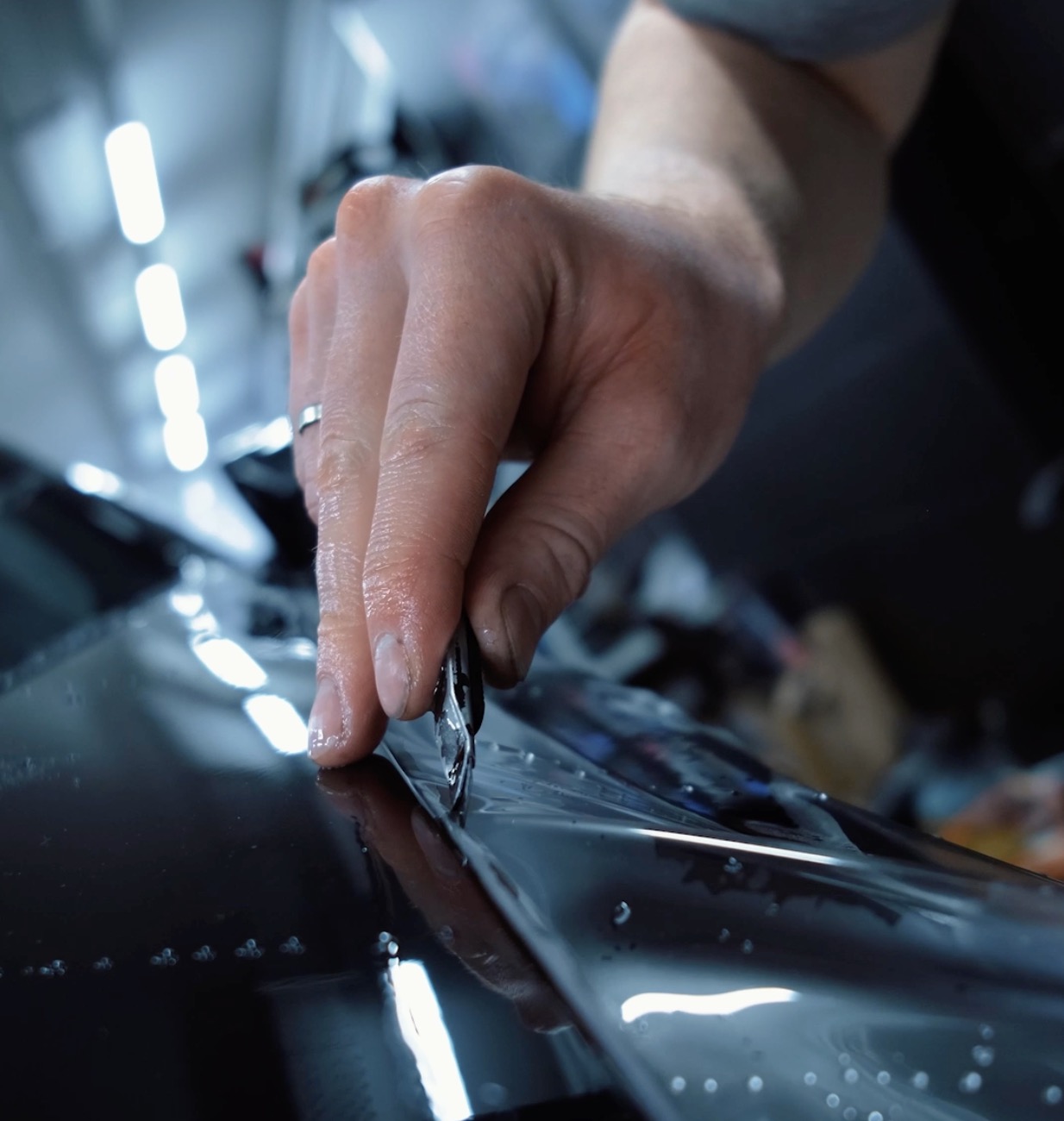 vsya-pravda-ob-oklejke-5-minusov-o-kotoryix-molchat-v-studiyax_1