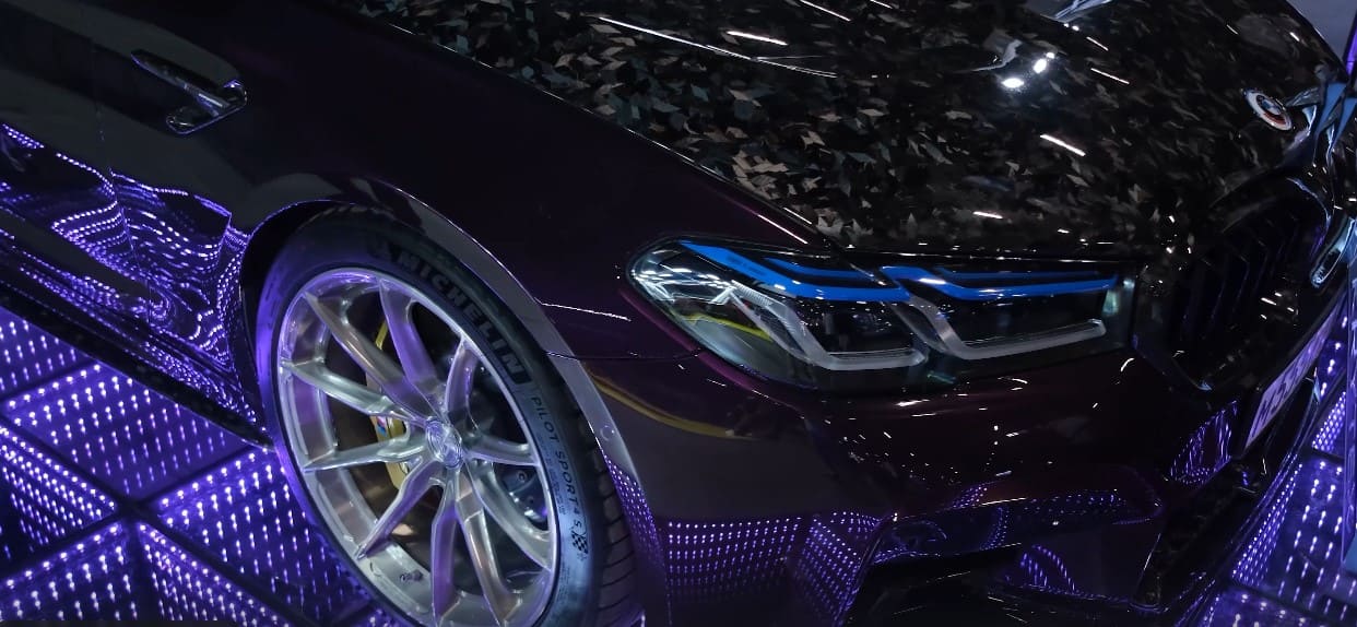 Оклейка фар полиуретановой пленкой_2