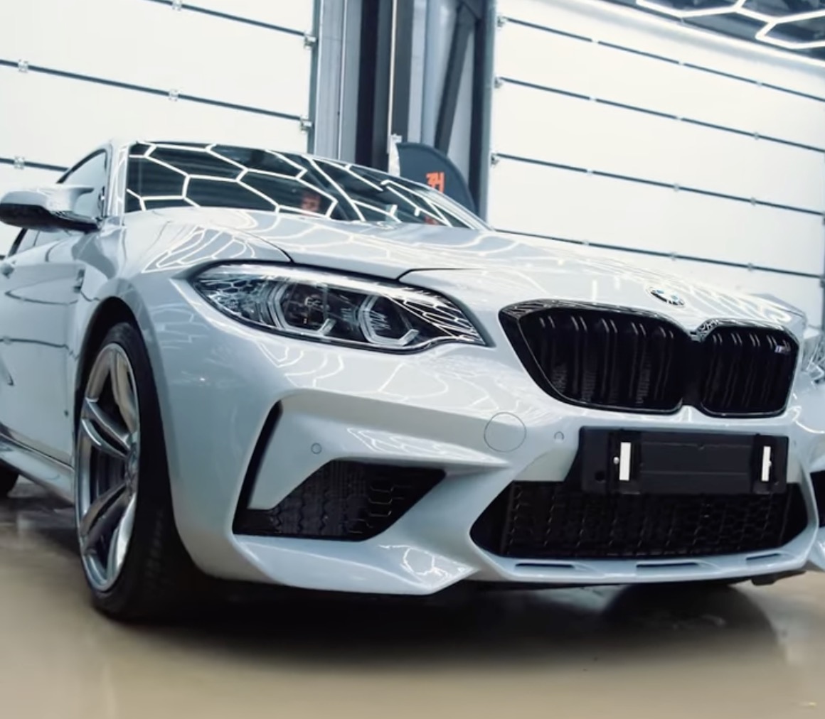 kak-zashhitnaya-plenka-vliyaet-na-vneshnij-vid-i-czvet-bmw_1